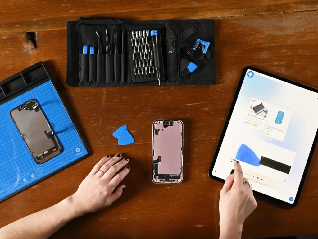 Novo aplicativo iFixit traz chatbot que guia consertos passo a passo e testa saúde da bateria