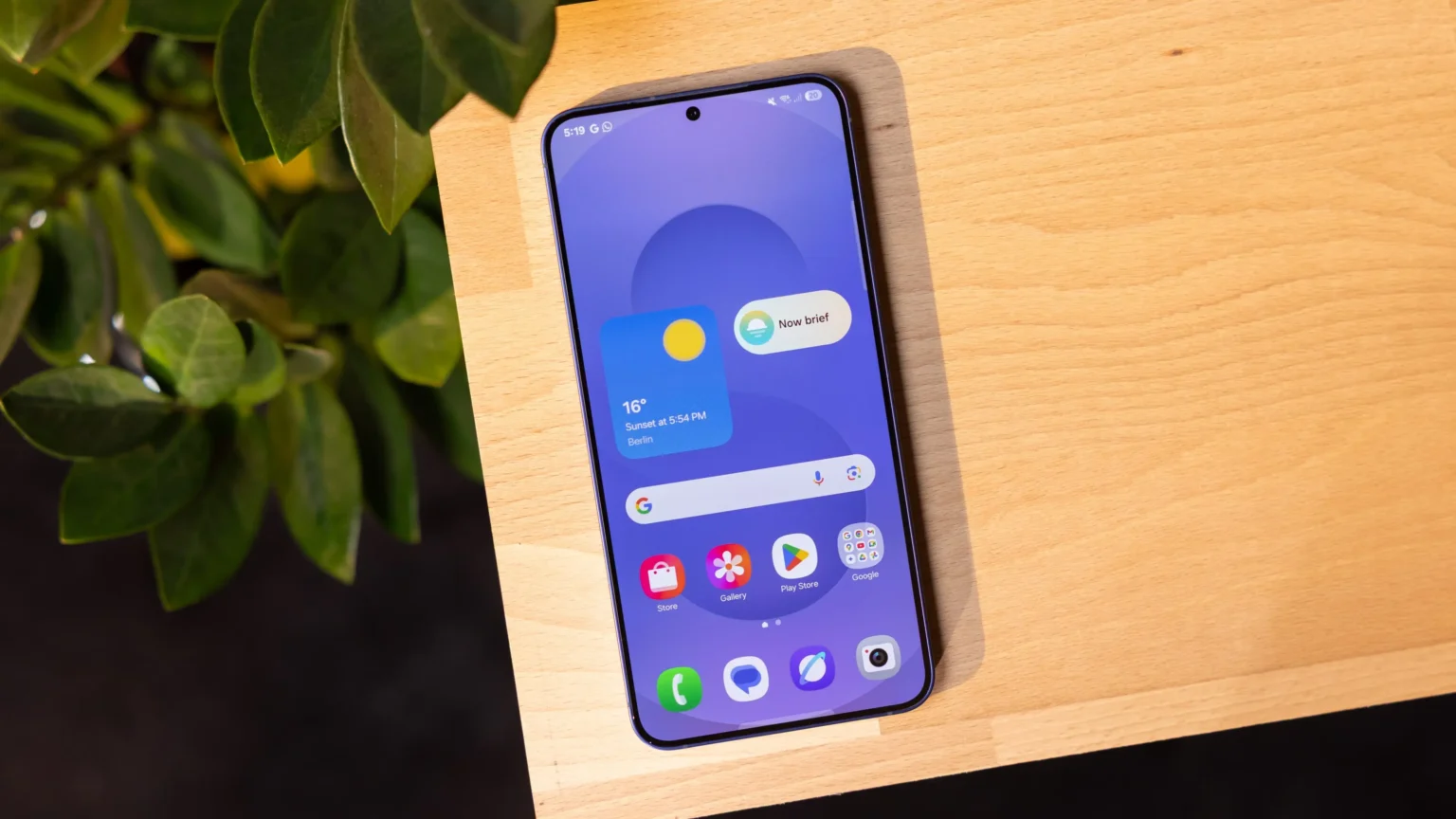 Galaxy S25 tem queda de preço para US$ 649 em oferta limitada nos EUA